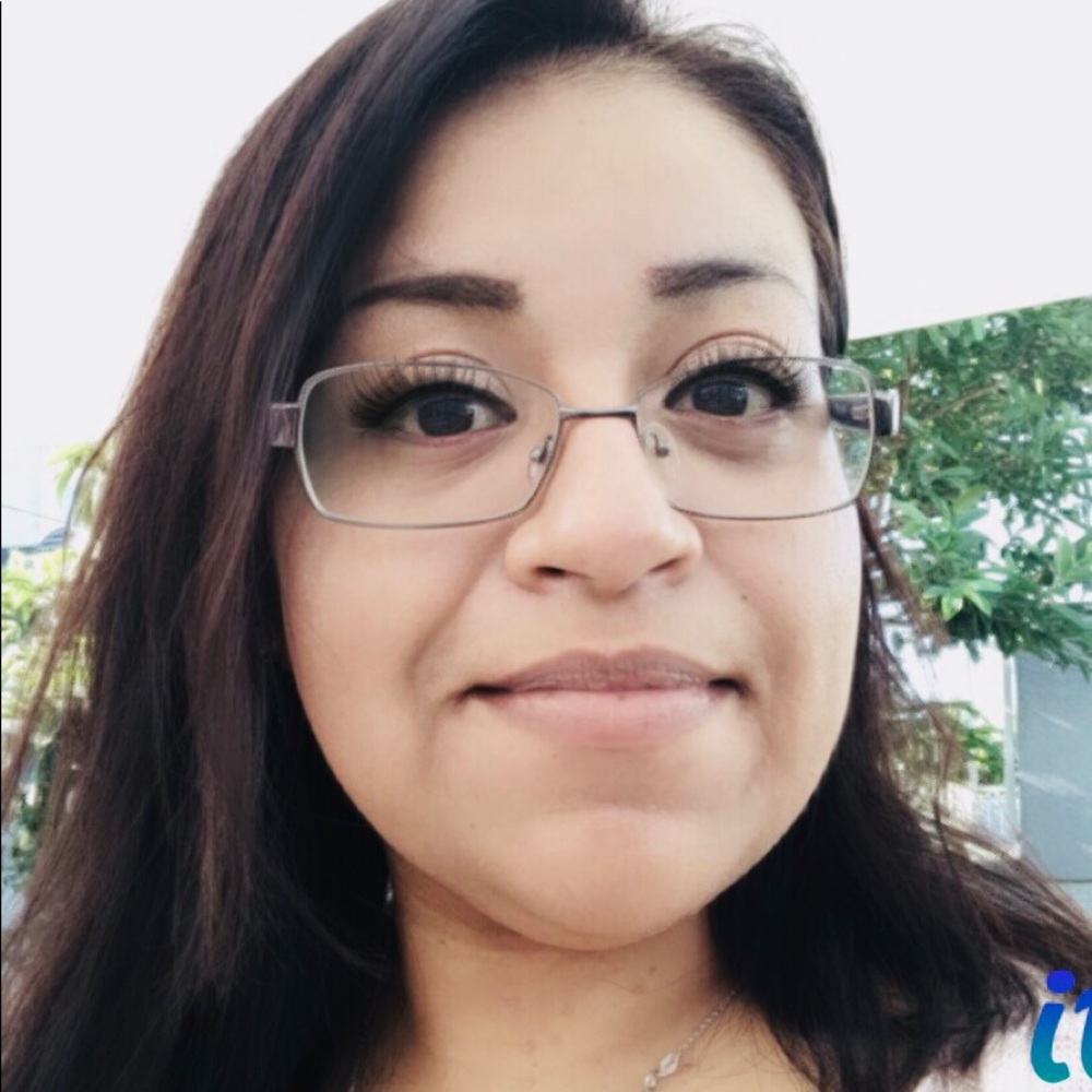 Meet your Posher, Lorena